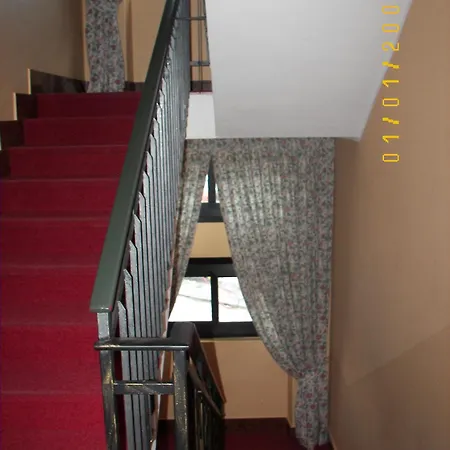 Sangrila Hotel 2*