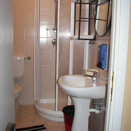 Sangrila Hotell 2*