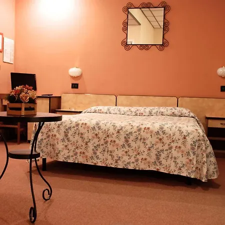 Sangrila Hotel 2*