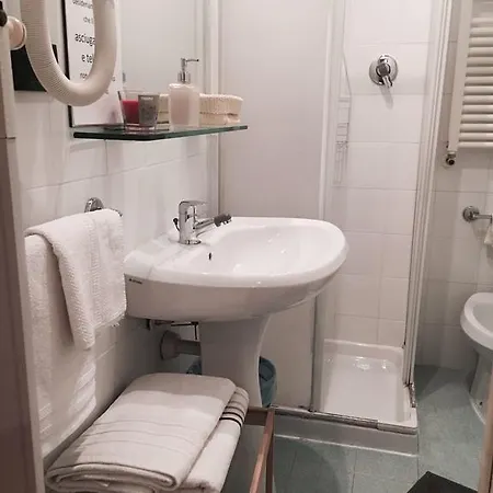 Hotel Sangrila 2*